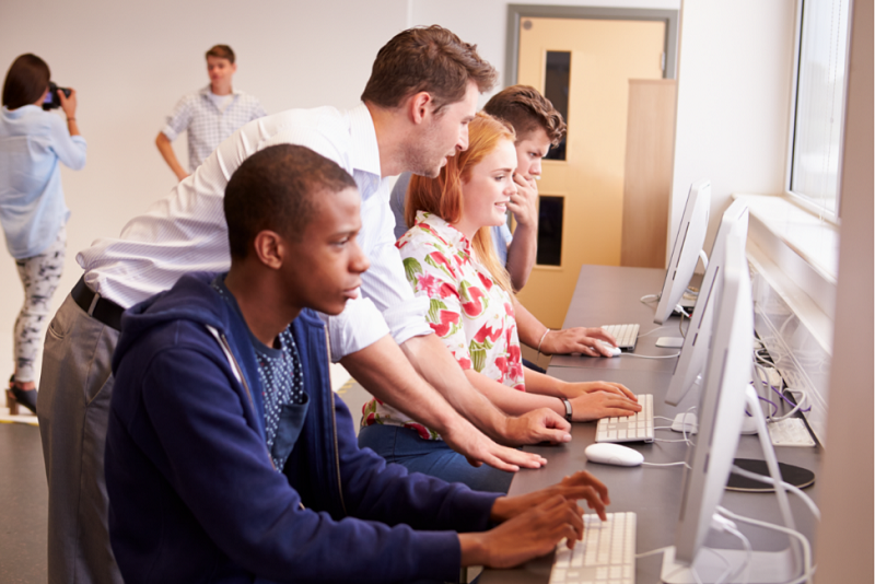 IT企業就職・フリーランス